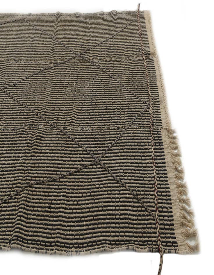 Detail image of  5' 8 x 8' 6  Hand Woven Kilim Modern Wool Rug