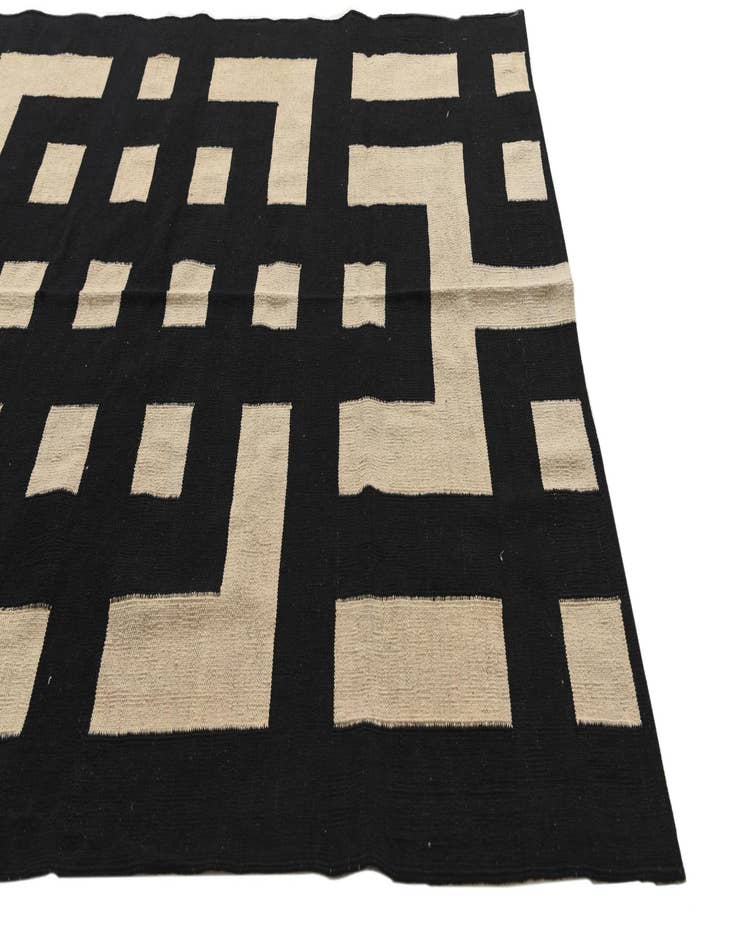 Detail image of  5' 4 x 6' 4  Hand Woven Kilim Modern Wool Rug