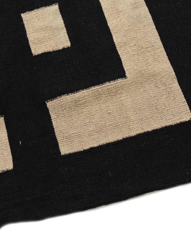 Detail image of  5' 4 x 6' 4  Hand Woven Kilim Modern Wool Rug