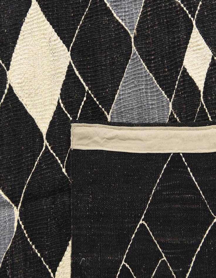 Detail image of  6' 1 x 7' 9  Hand Woven Kilim Modern Wool Rug