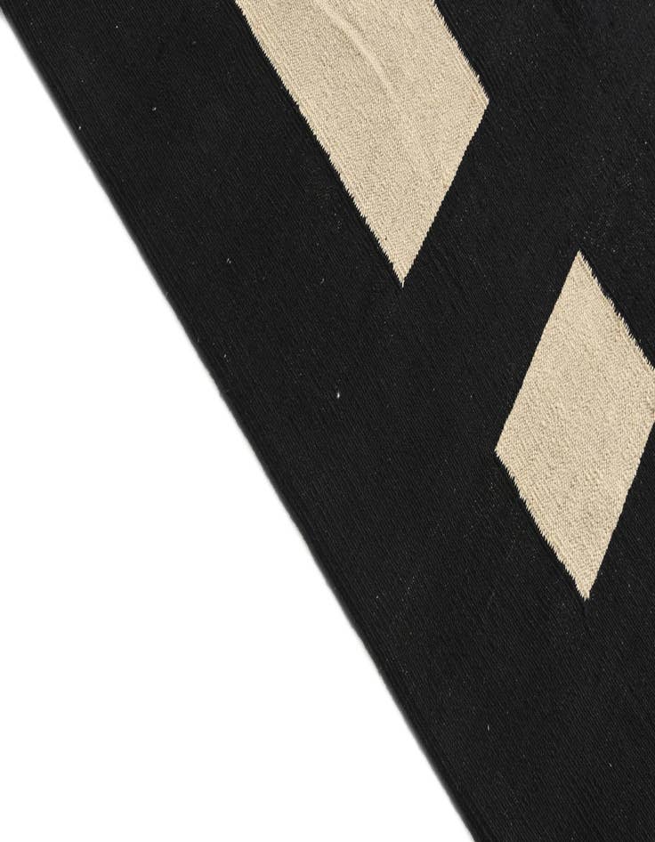 Detail image of  6' 10 x 9' 7  Hand Woven Kilim Modern Wool Rug