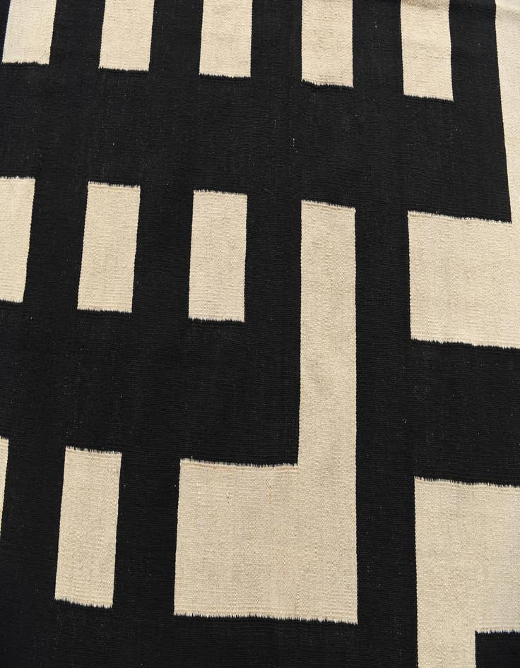 Detail image of  6' 10 x 9' 7  Hand Woven Kilim Modern Wool Rug