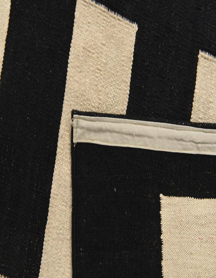 Detail image of  6' 10 x 9' 7  Hand Woven Kilim Modern Wool Rug