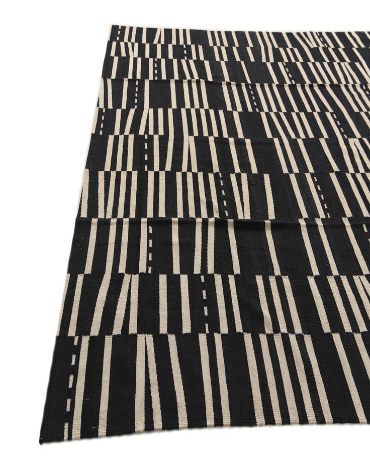 Detail image of  8' 7 x 9' 8  Hand Woven Kilim Modern Wool Rug