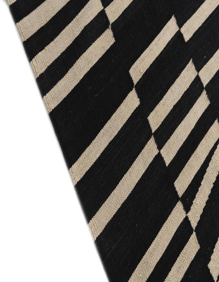 Detail image of  8' 7 x 9' 8  Hand Woven Kilim Modern Wool Rug