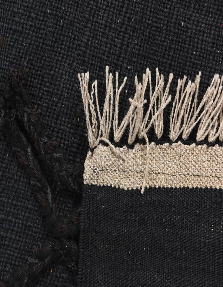 Detail image of  3' 6 x 5' 3  Hand Woven Kilim Modern Wool Rug