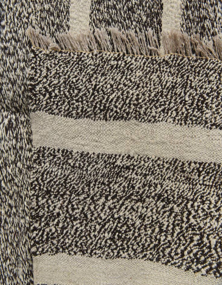 Detail image of  8' 3 x 9' 9  Hand Woven Kilim Modern Wool Rug