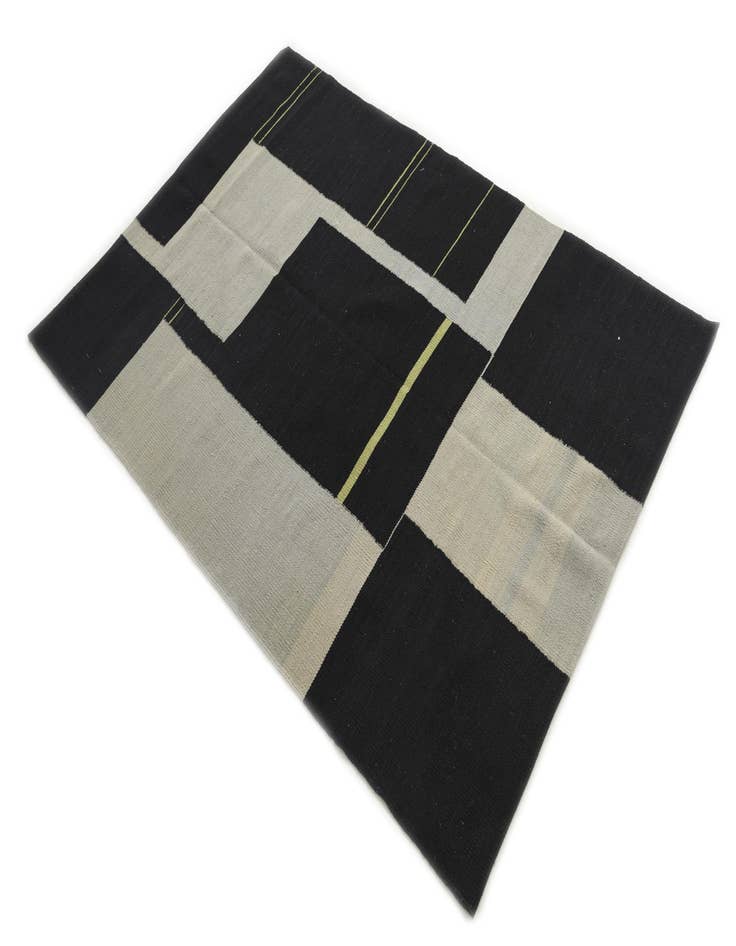 Detail image of  4' 1 x 5' 10  Hand Woven Kilim Modern Wool Rug