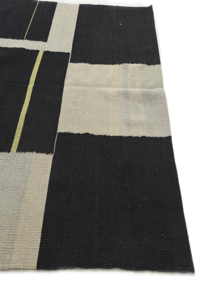 Detail image of  4' 1 x 5' 10  Hand Woven Kilim Modern Wool Rug