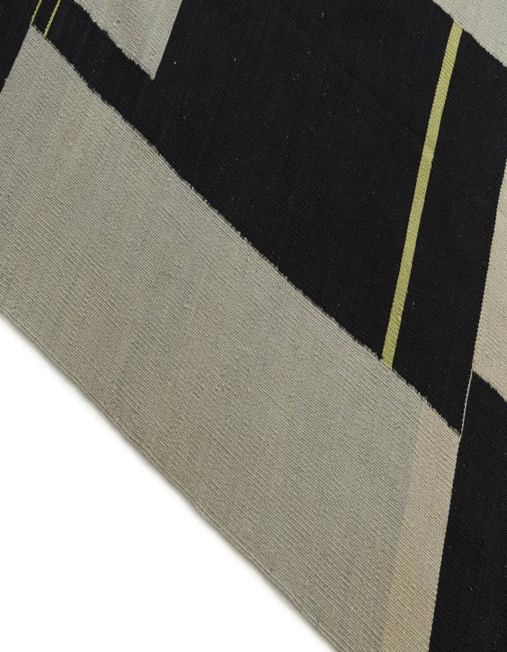 Detail image of  4' 1 x 5' 10  Hand Woven Kilim Modern Wool Rug