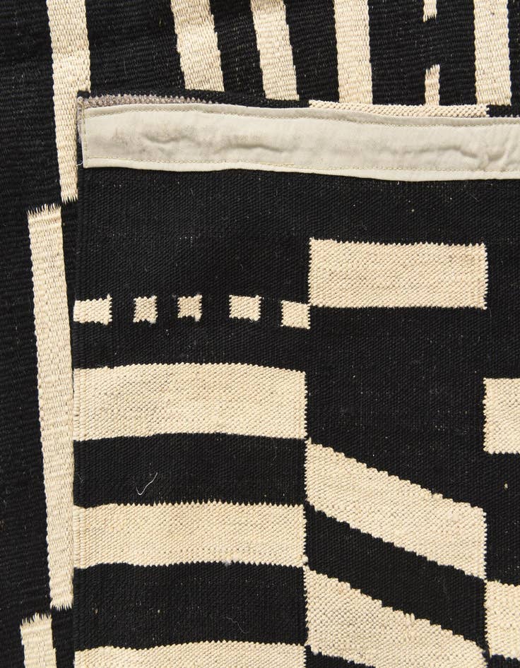 Detail image of  6' 9 x 9' 10  Hand Woven Kilim Modern Wool Rug