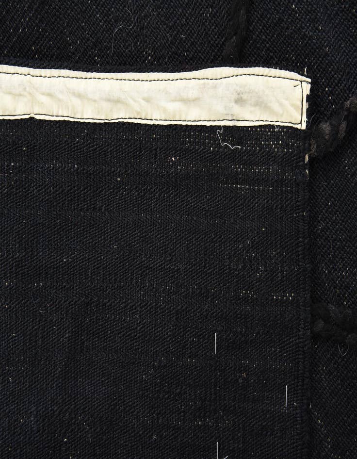 Detail image of  4' 4 x 5' 10  Hand Woven Kilim Modern Wool Rug