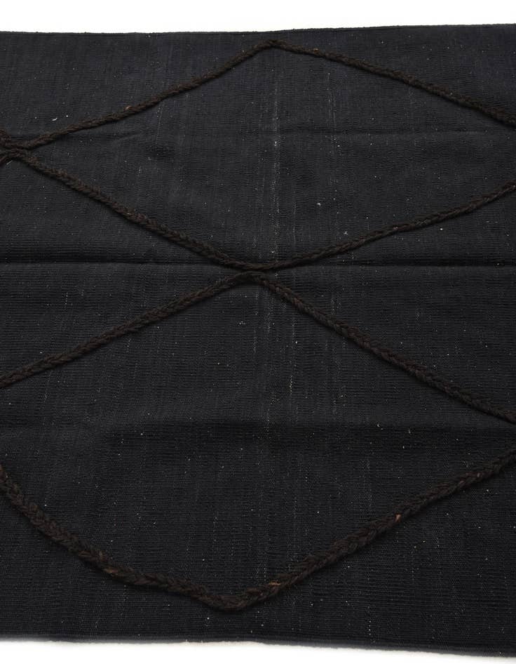 Detail image of  4' 4 x 6'  Hand Woven Kilim Modern Wool Rug