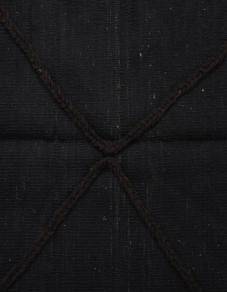 Detail image of  4' 4 x 6'  Hand Woven Kilim Modern Wool Rug