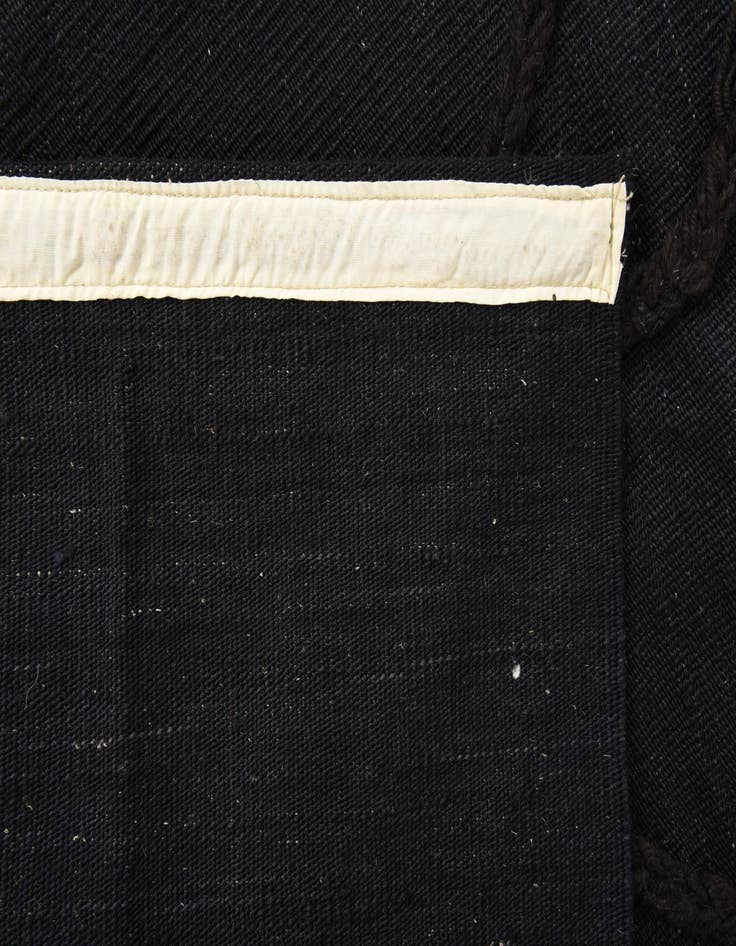 Detail image of  4' 4 x 6'  Hand Woven Kilim Modern Wool Rug