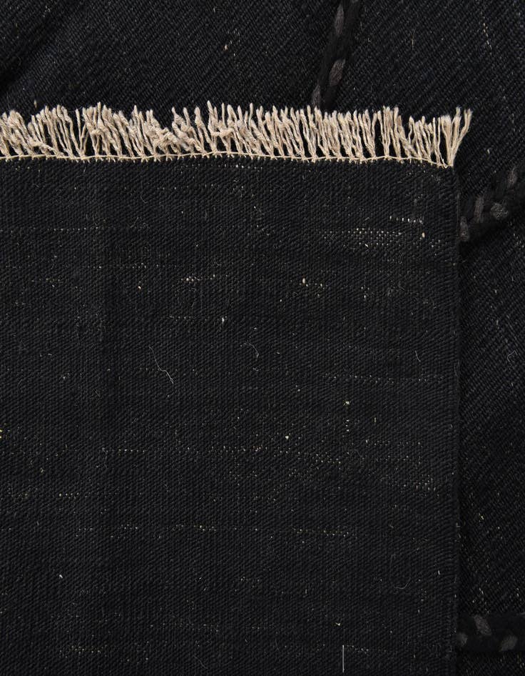 Detail image of  4' 4 x 6'  Hand Woven Kilim Modern Wool Rug