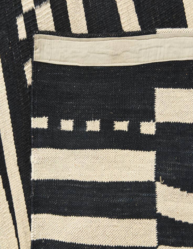 Detail image of  8' 7 x 9' 10  Hand Woven Kilim Modern Wool Rug