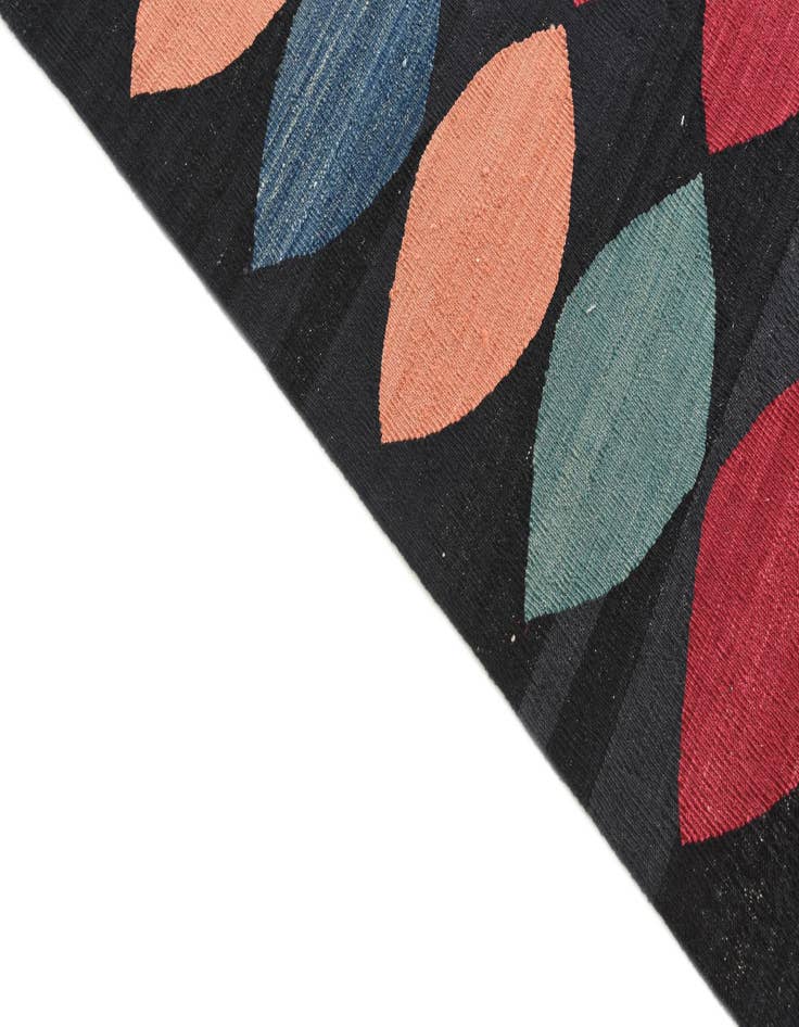 Detail image of  5' 8 x 8'  Hand Woven Kilim Modern Wool Rug