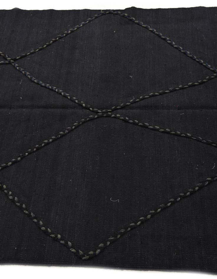 Detail image of  4' 2 x 6' 2  Hand Woven Kilim Modern Wool Rug