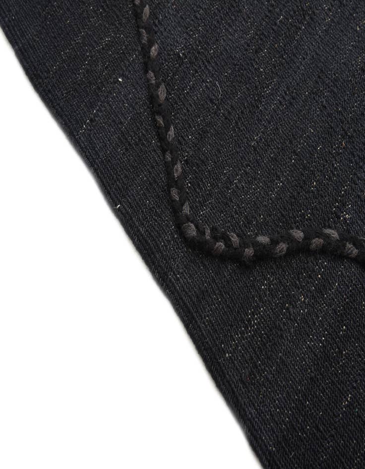 Detail image of  4' 4 x 5' 11  Hand Woven Kilim Modern Wool Rug