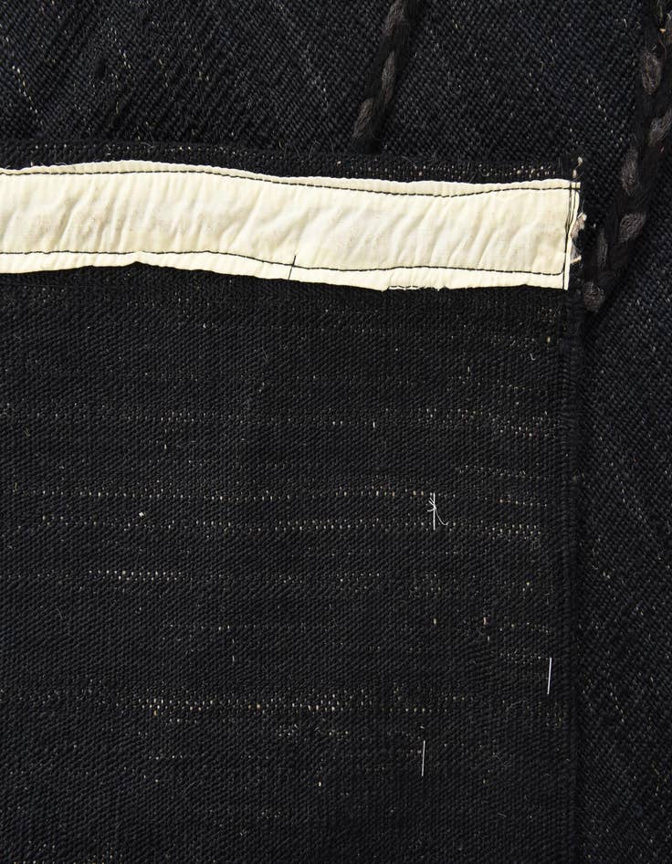 Detail image of  4' 4 x 5' 11  Hand Woven Kilim Modern Wool Rug