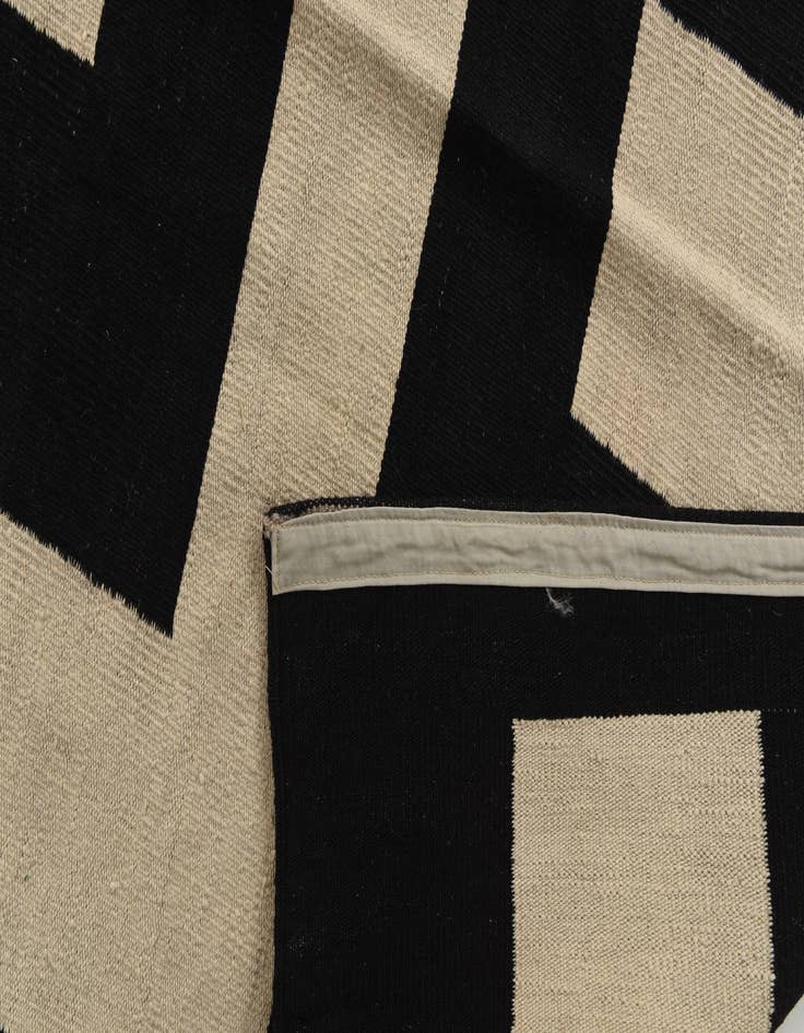 Detail image of  8' 1 x 9' 9  Hand Woven Kilim Modern Wool Rug