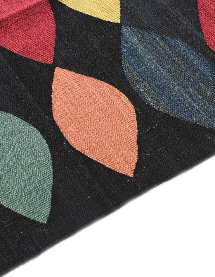 Detail image of  5' 8 x 7' 10  Hand Woven Kilim Modern Wool Rug