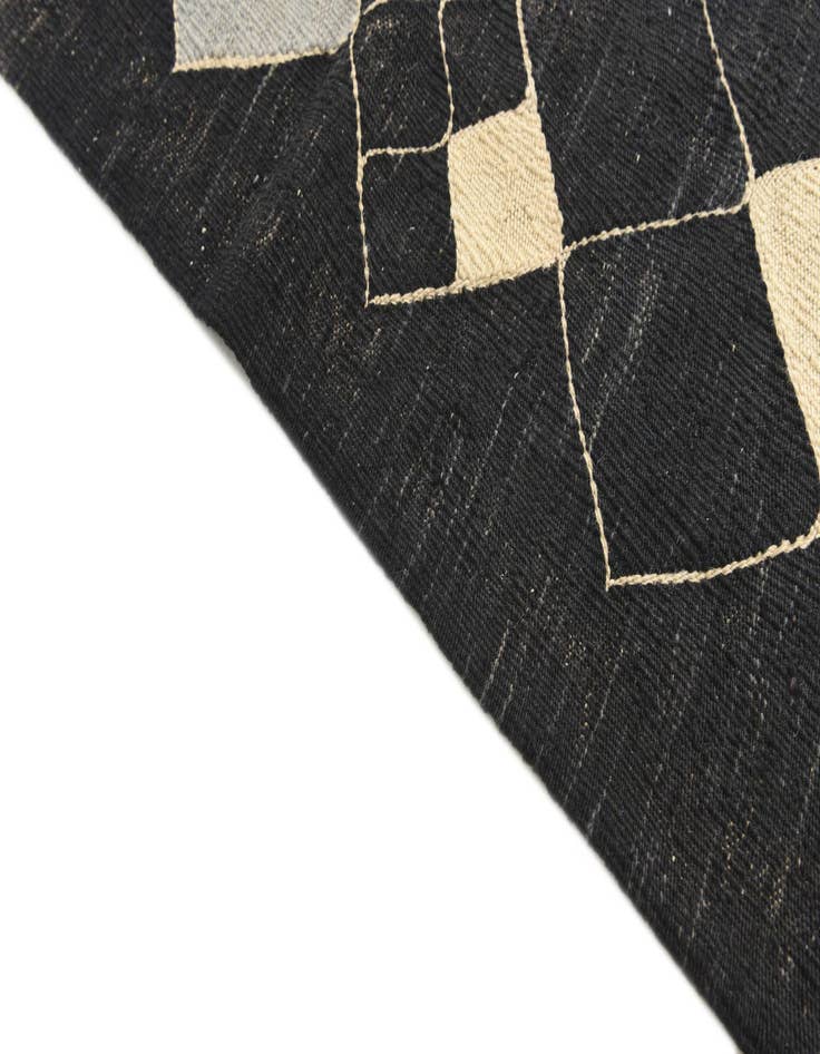Detail image of  5' 7 x 7' 9  Hand Woven Kilim Modern Wool Rug