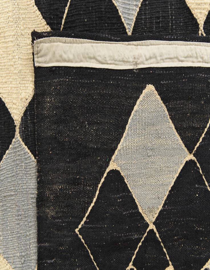 Detail image of  5' 7 x 7' 9  Hand Woven Kilim Modern Wool Rug