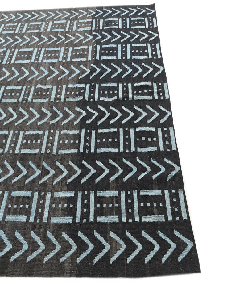 Detail image of  7' x 9' 1  Hand Woven Kilim Modern Wool Rug