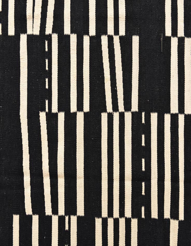 Detail image of  8' 5 x 9' 8  Hand Woven Kilim Modern Wool Rug