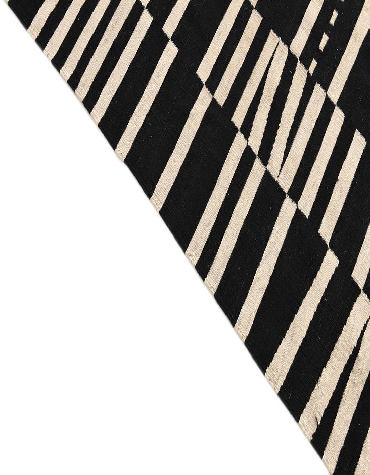 Detail image of  8' 4 x 9' 8  Hand Woven Kilim Modern Wool Rug