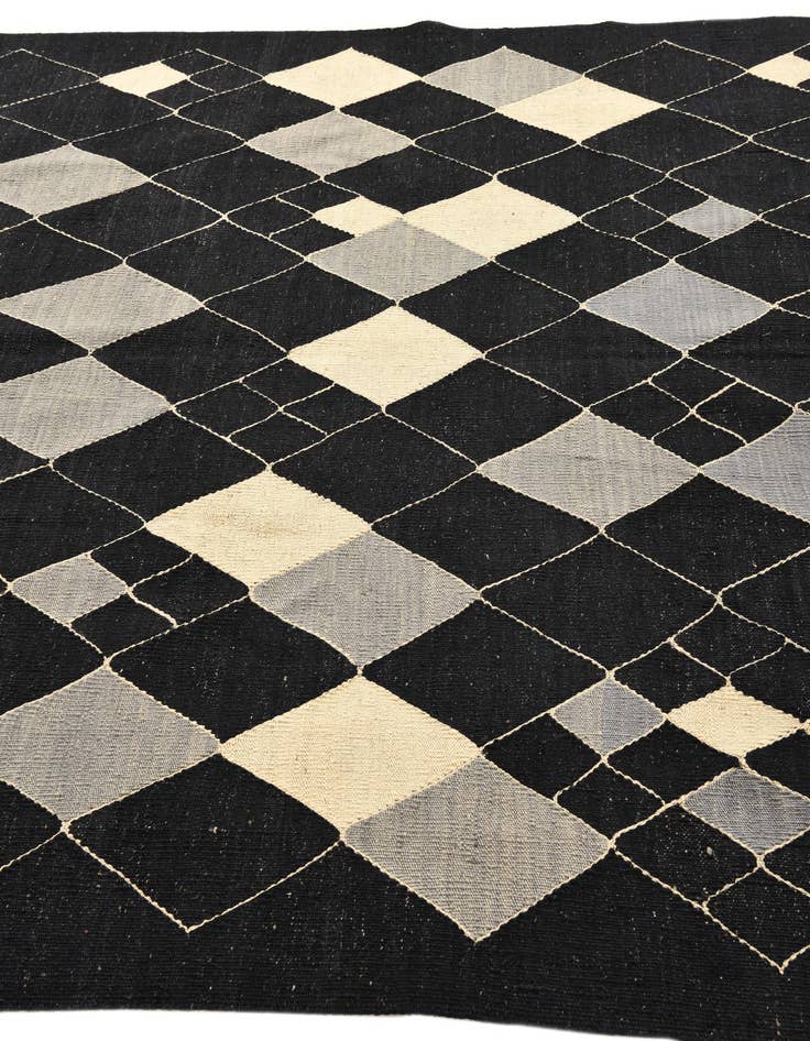 Detail image of  5' 11 x 7' 10  Hand Woven Kilim Modern Wool Rug