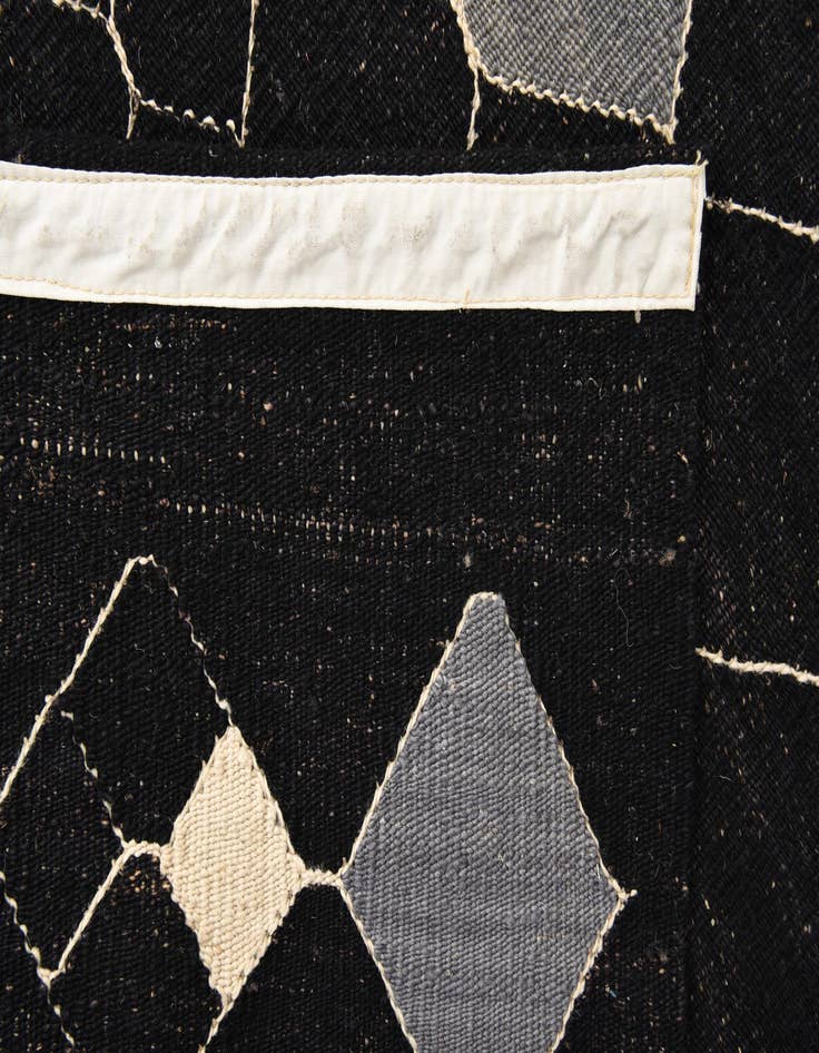 Detail image of  5' x 6' 5  Hand Woven Kilim Modern Wool Rug