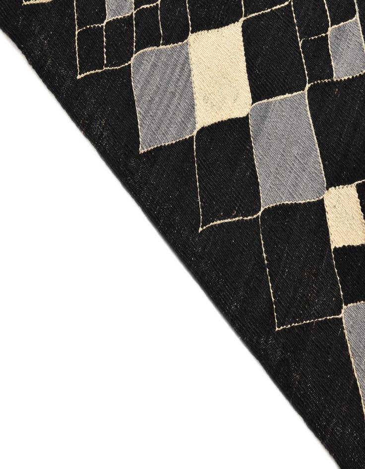 Detail image of  5' x 6' 6  Hand Woven Kilim Modern Wool Rug