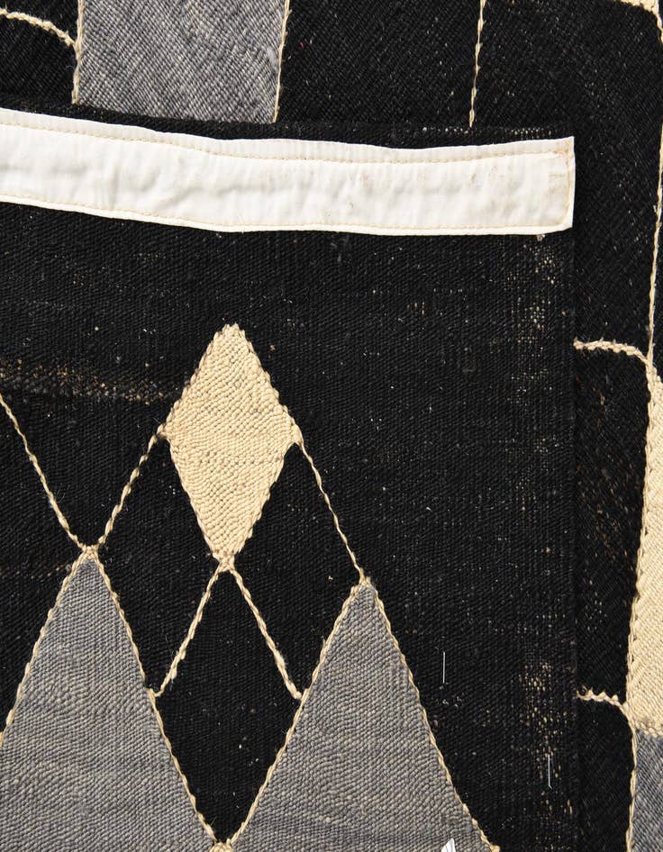 Detail image of  5' x 6' 6  Hand Woven Kilim Modern Wool Rug