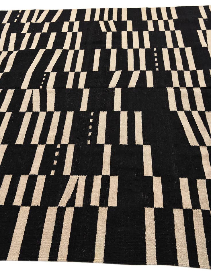 Detail image of  6' 8 x 9' 8  Hand Woven Kilim Modern Wool Rug