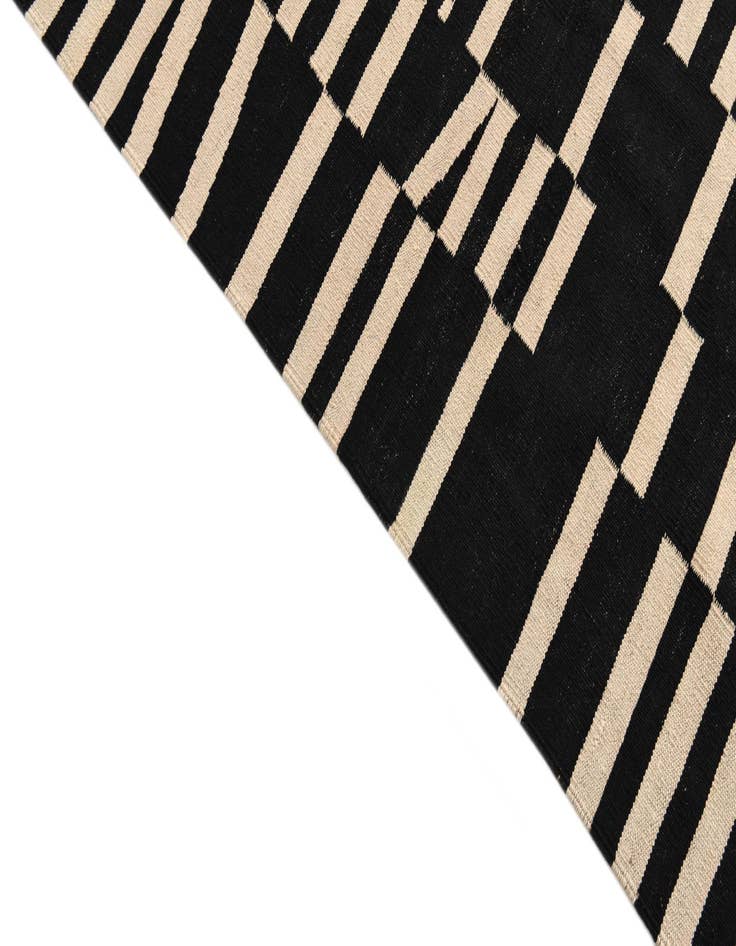 Detail image of  6' 8 x 9' 8  Hand Woven Kilim Modern Wool Rug