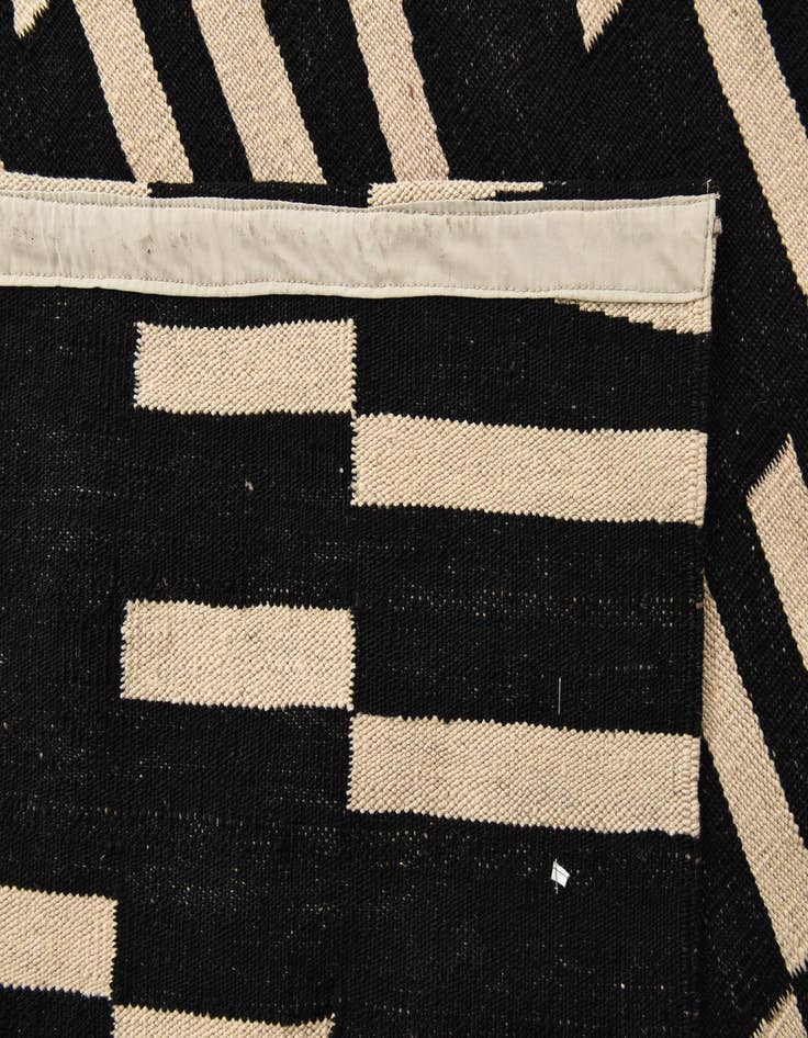 Detail image of  6' 8 x 9' 8  Hand Woven Kilim Modern Wool Rug