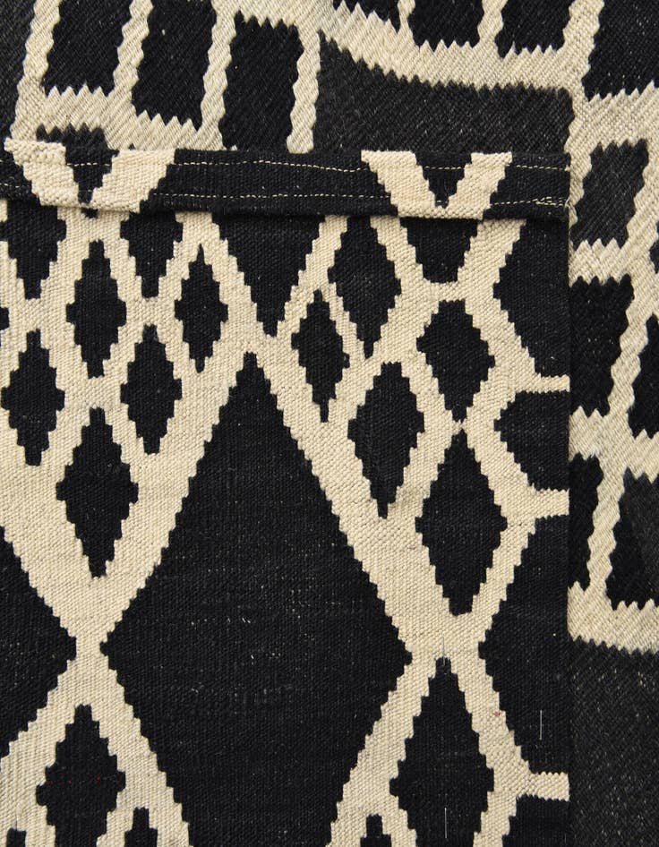 Detail image of  6' 3 x 8' 4  Hand Woven Kilim Modern Wool Rug
