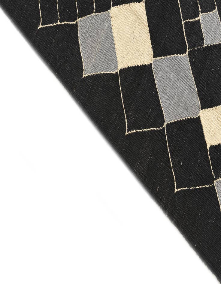 Detail image of  5' 1 x 6' 7  Hand Woven Kilim Modern Wool Rug