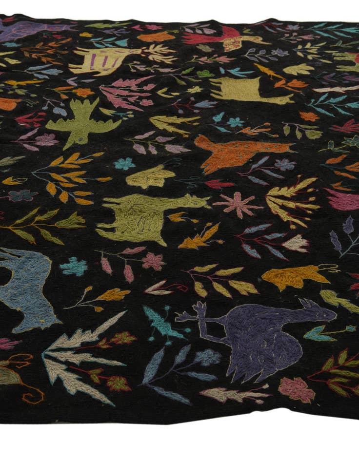 Detail image of  6' 6 x 9' 3  Hand Woven Kilim Suzani Wool Rug