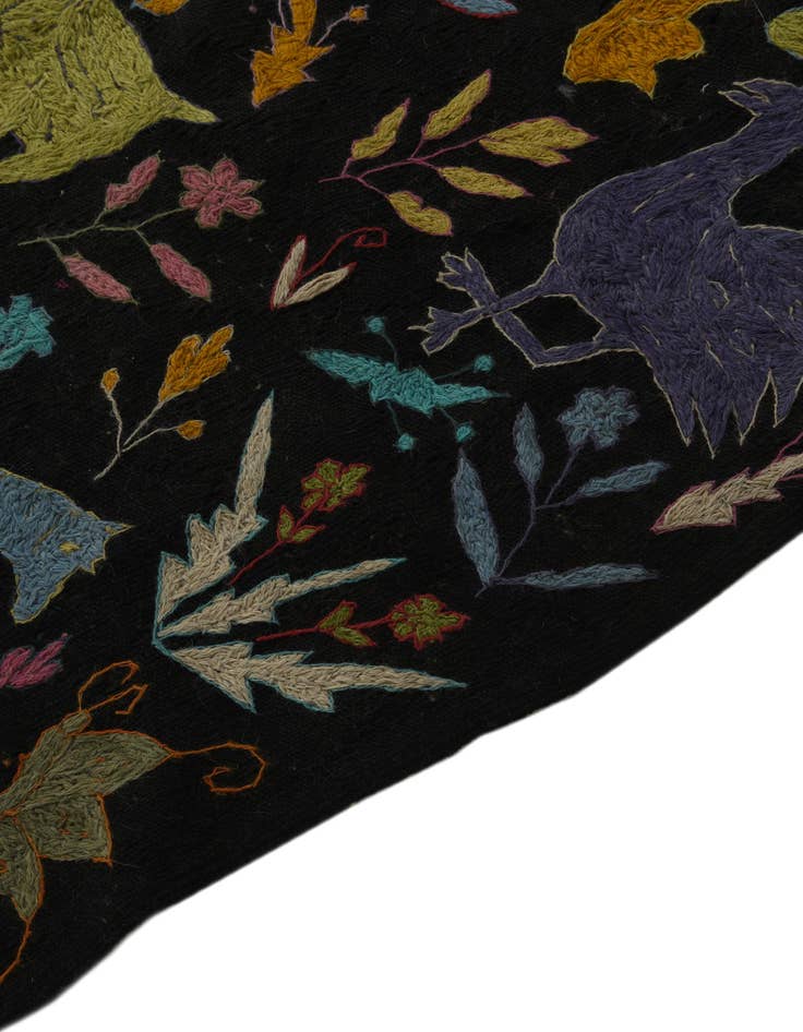 Detail image of  6' 6 x 9' 3  Hand Woven Kilim Suzani Wool Rug