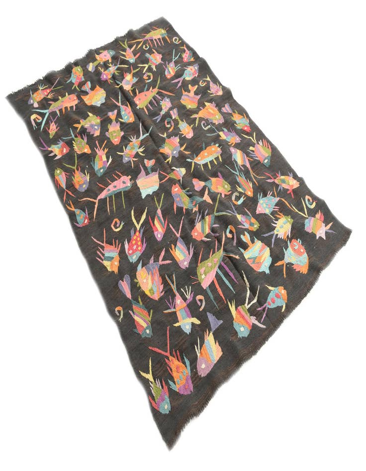 Detail image of  4' 6 x 6' 6  Hand Woven Kilim Suzani Wool Rug