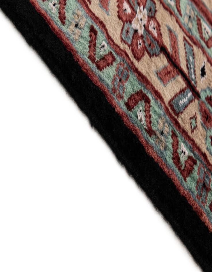 Detail image of  4' 4 x 6' 2  Hand Knotted Lahour Oriental Rug