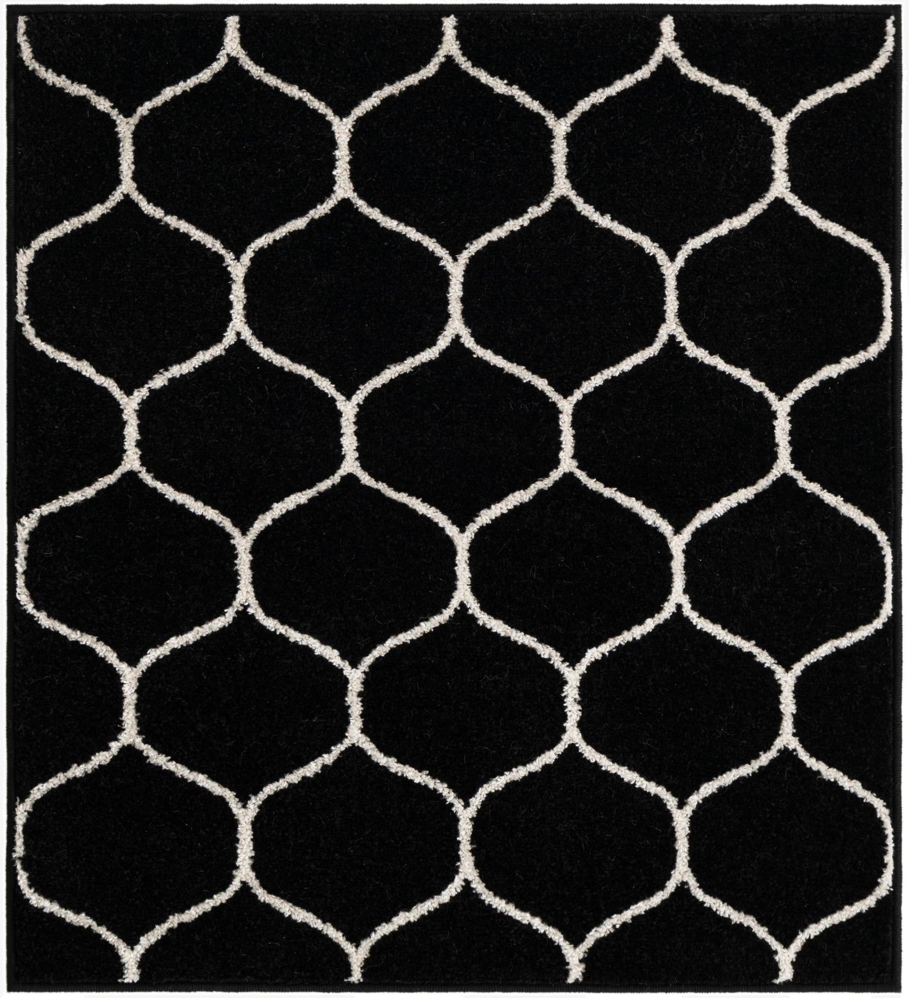  2' 8 x 3' Lattice Frieze Rug
