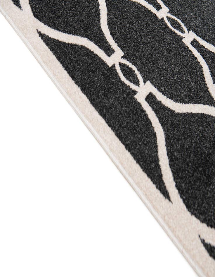 Detail image of  6' 5 x 9' 8 Lattice Rug