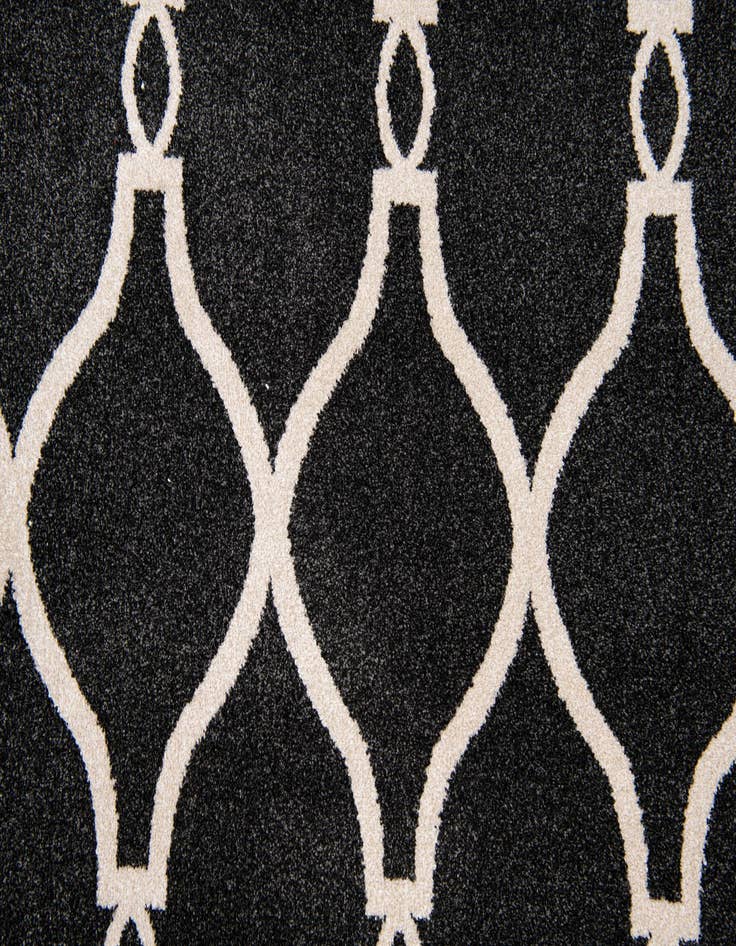 Detail image of  6' 5 x 9' 8 Lattice Rug