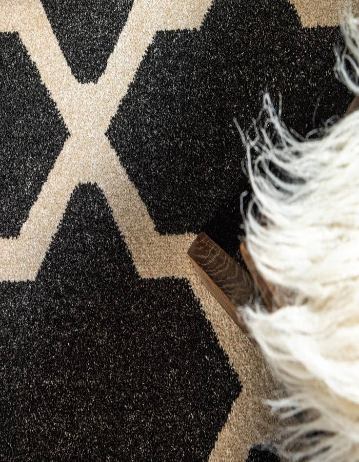 Detail image of 3' 3 x 5' 3 Lattice Rug