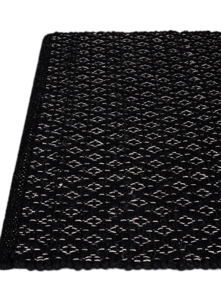 Detail image of  2' 2 x 3' 1  Hand Woven Lattice Wool Rug